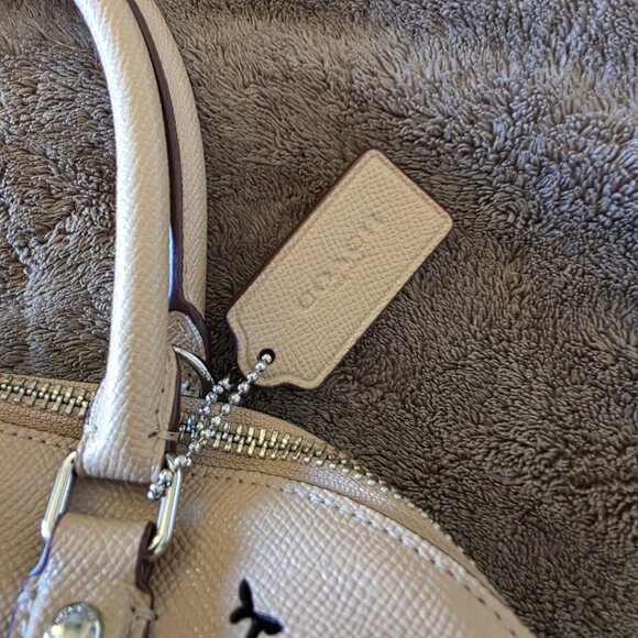 Coach Perforated Bow Crossgrain Leather Sierra Satchel 59344 SV/Beechwood - Picture 11 of 16